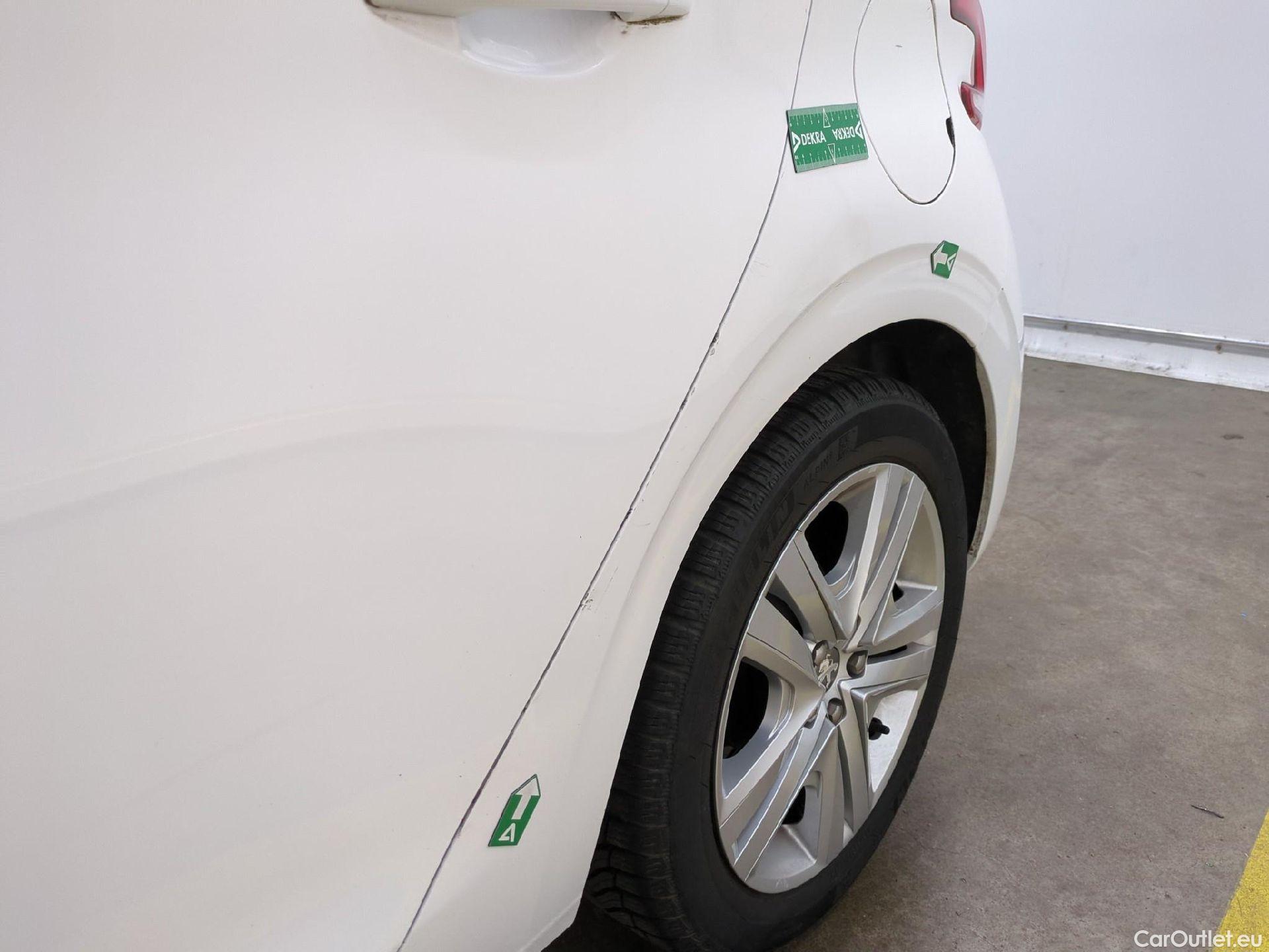  Peugeot  208  Signature 1.2 PureTech 80CV BVM5 E6dT #47