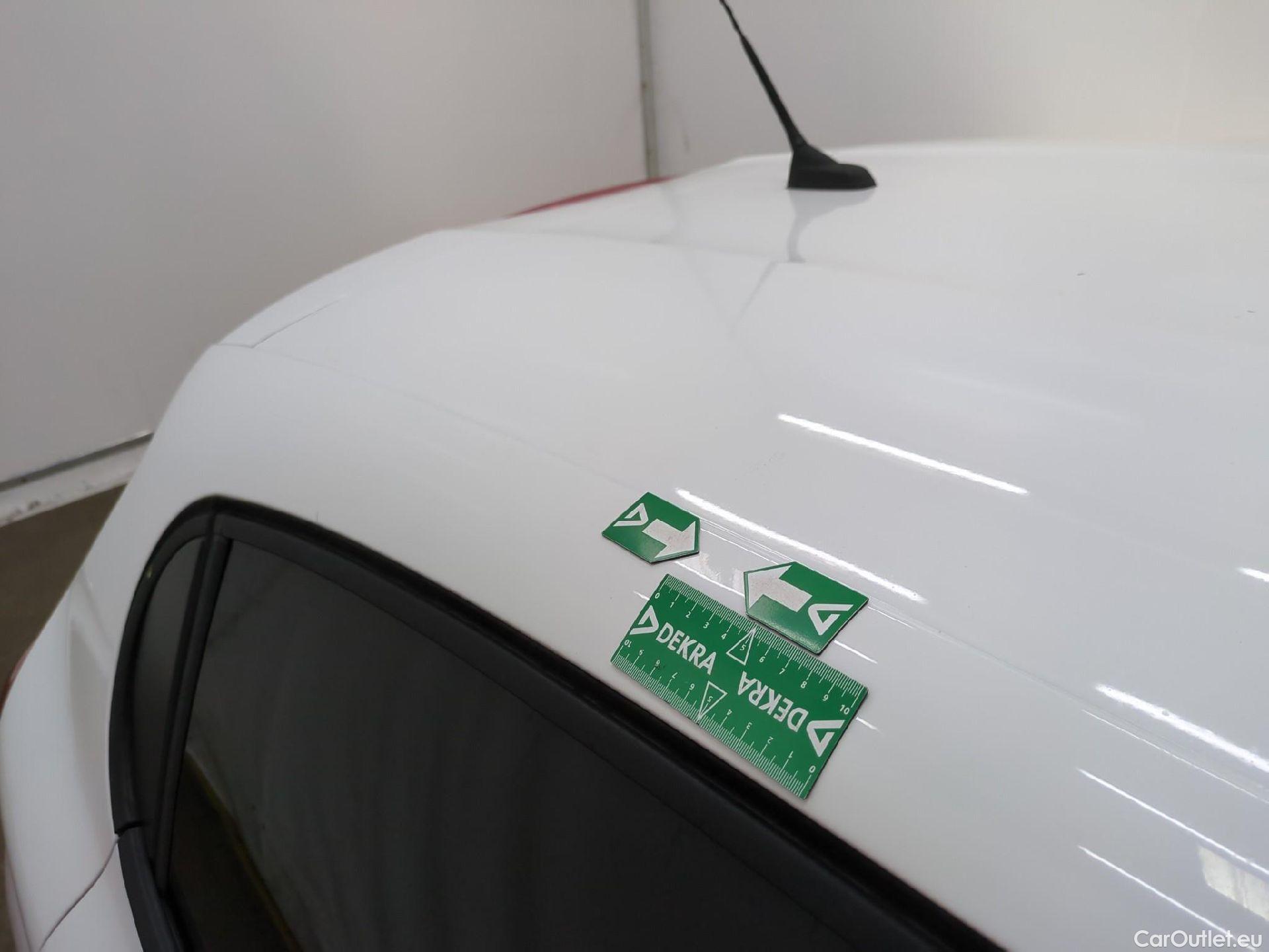  Peugeot  208  Signature 1.2 PureTech 80CV BVM5 E6dT #32