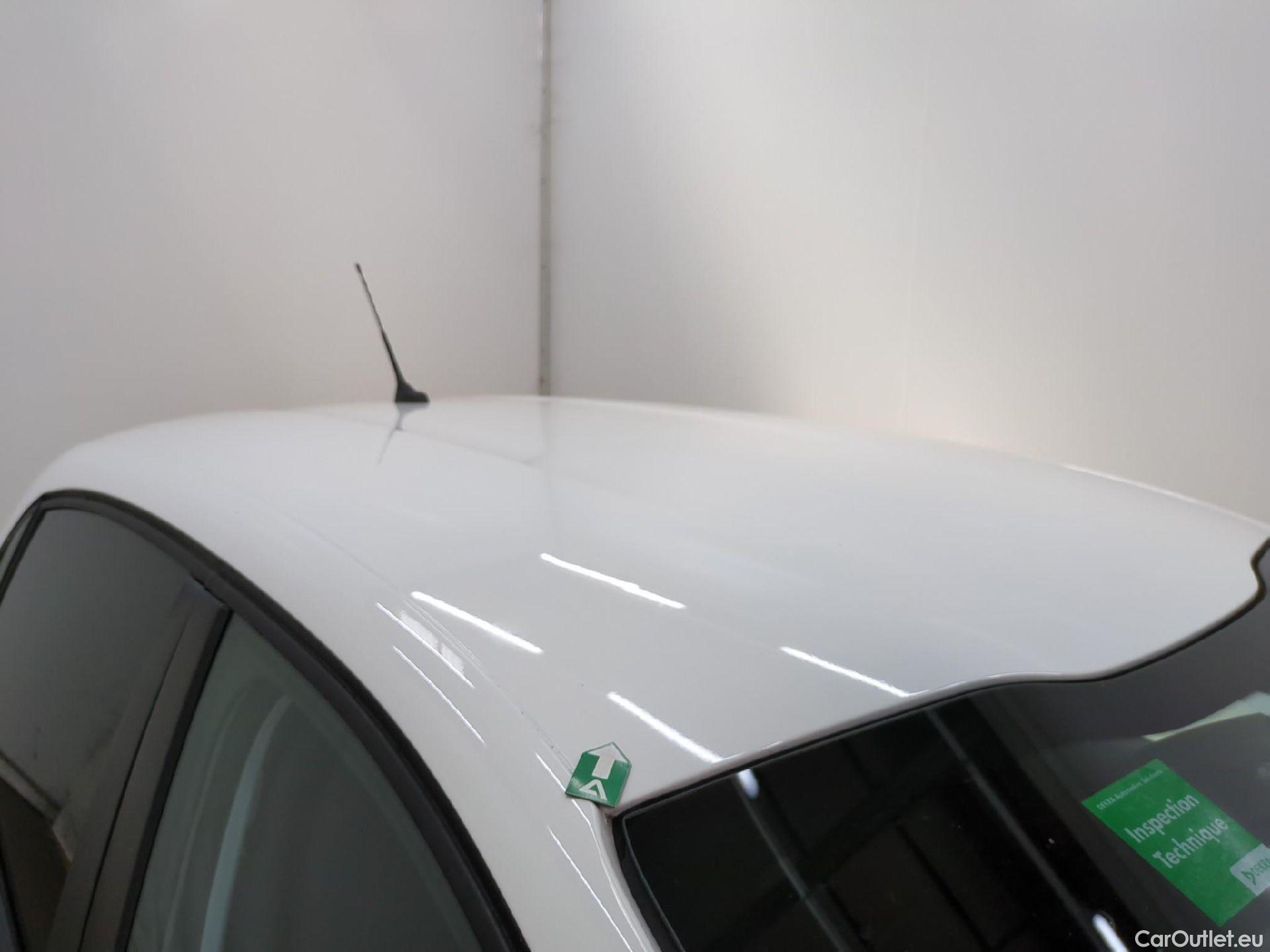  Peugeot  208  Signature 1.2 PureTech 80CV BVM5 E6dT #21