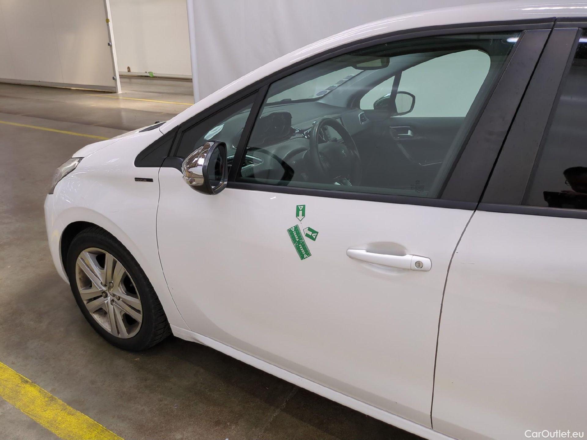  Peugeot  208  Signature 1.2 PureTech 80CV BVM5 E6dT #46