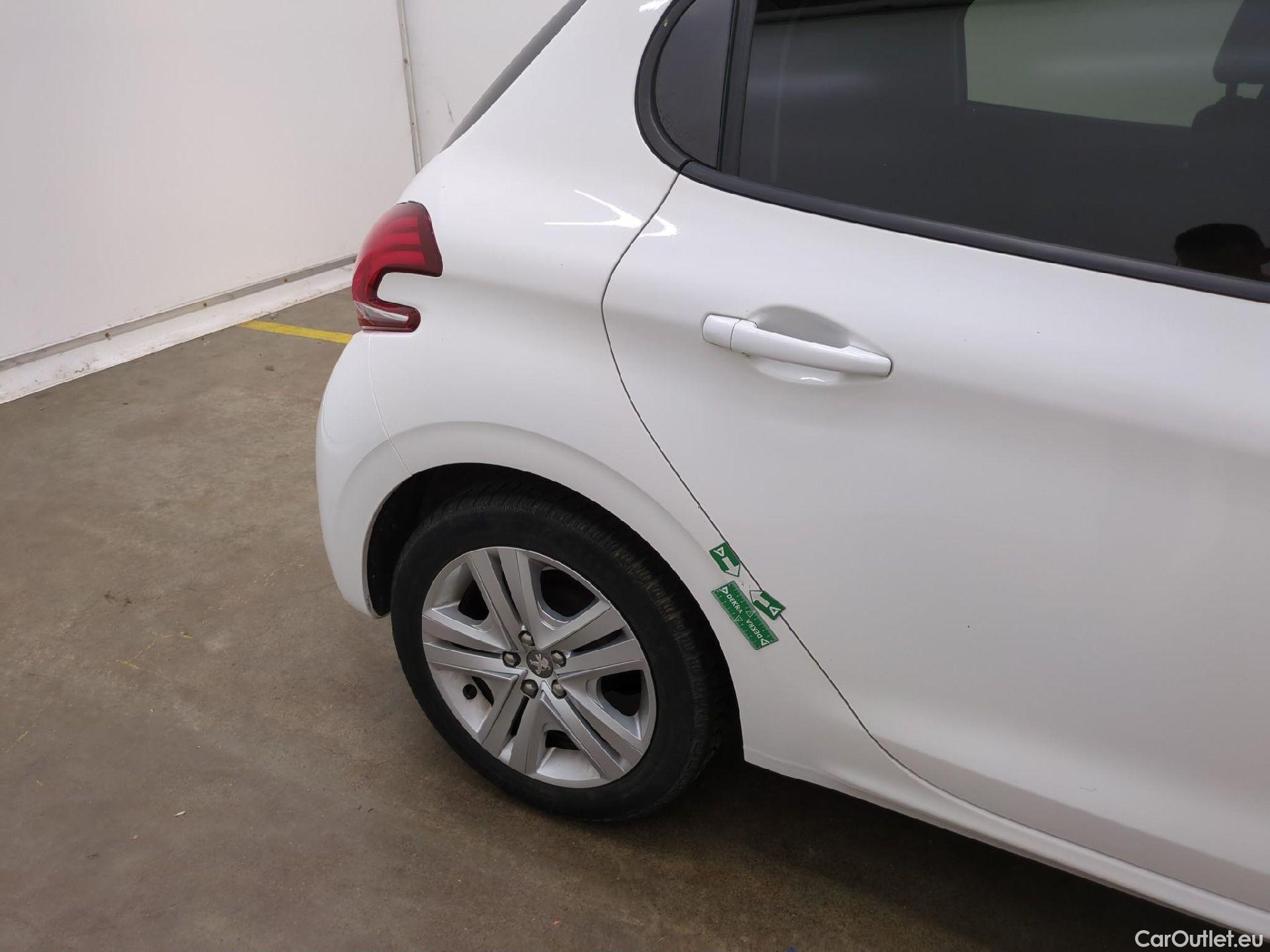  Peugeot  208  Signature 1.2 PureTech 80CV BVM5 E6dT #60