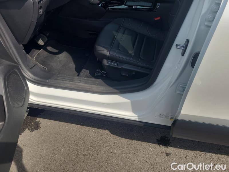  Citroen  C4 X (2022) e- X 100 50kWh E-Series 4d #2