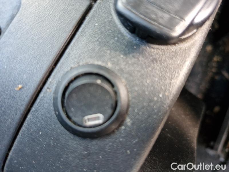  Renault  Kangoo  2 (2008)  1.5BdCi 95 Zen 5d #9