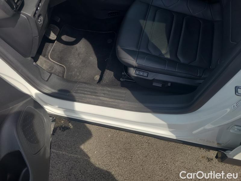  Citroen  C4 X (2022) e- X 100 50kWh E-Series 4d #6