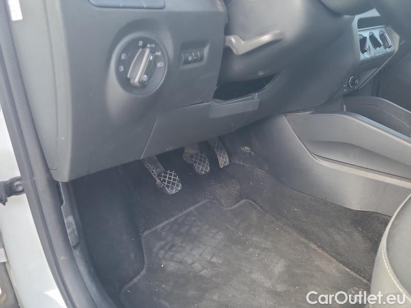  Skoda  Fabia  Combi (2015) Com.1.0TSI 70 Ambition 5d #24