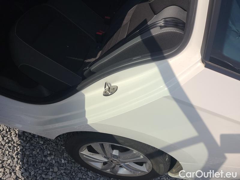  Skoda  Fabia  Combi (2015) Com.1.0TSI 70 Ambition 5d #8