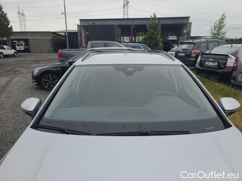  Volkswagen  Golf  VIII Variant (CG5) 2020 Var 1.0TSI 81 Life #1