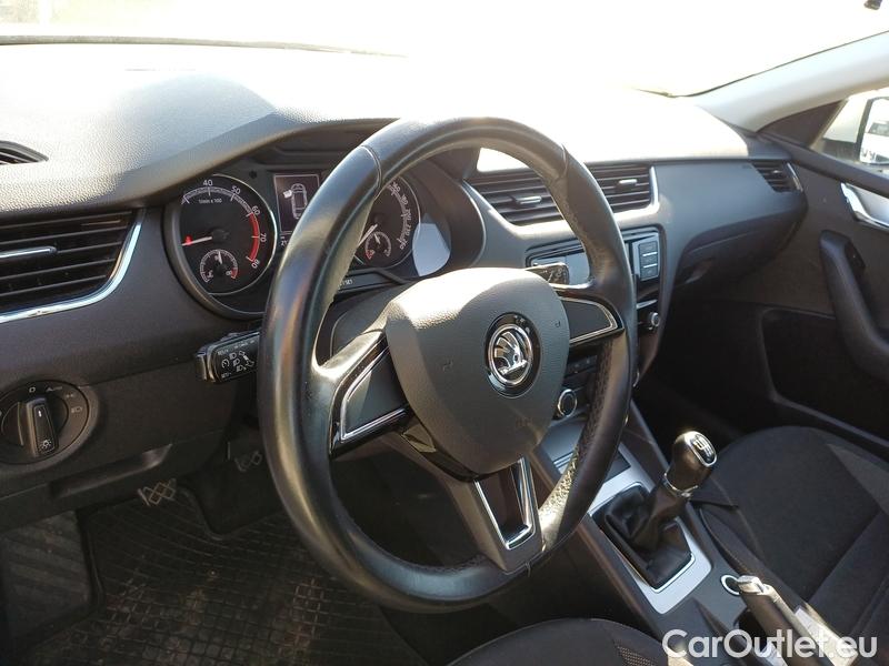 Skoda  Octavia  Combi  (5E5)(03.2017->) Co1.5TSI 110 Ambition #8
