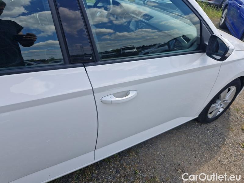  Skoda  Fabia  Combi (2015)  Com.1.0TSI 70 Ambition #21