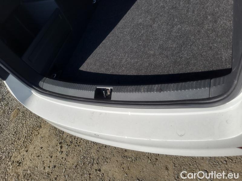  Skoda  Fabia  Combi (2015)  Com 1.0TSI 81 Ambition #12