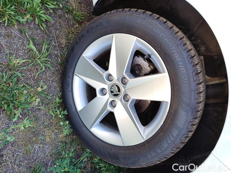  Skoda  Octavia  Combi  (5E5)(03.2017->) Co1.5TSI 110 Ambition #4