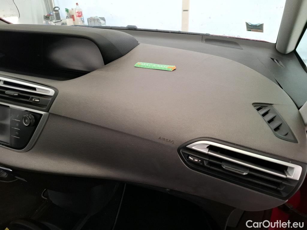  Citroen  C4 Grand Picasso /Spacetourer Shine 1.5 BlueHDi 130CV BVA8 E6d//Repeint en Rouge / Teinte SIV Blanc Banquise./ WHITE CAR REPAINT IN RED #78