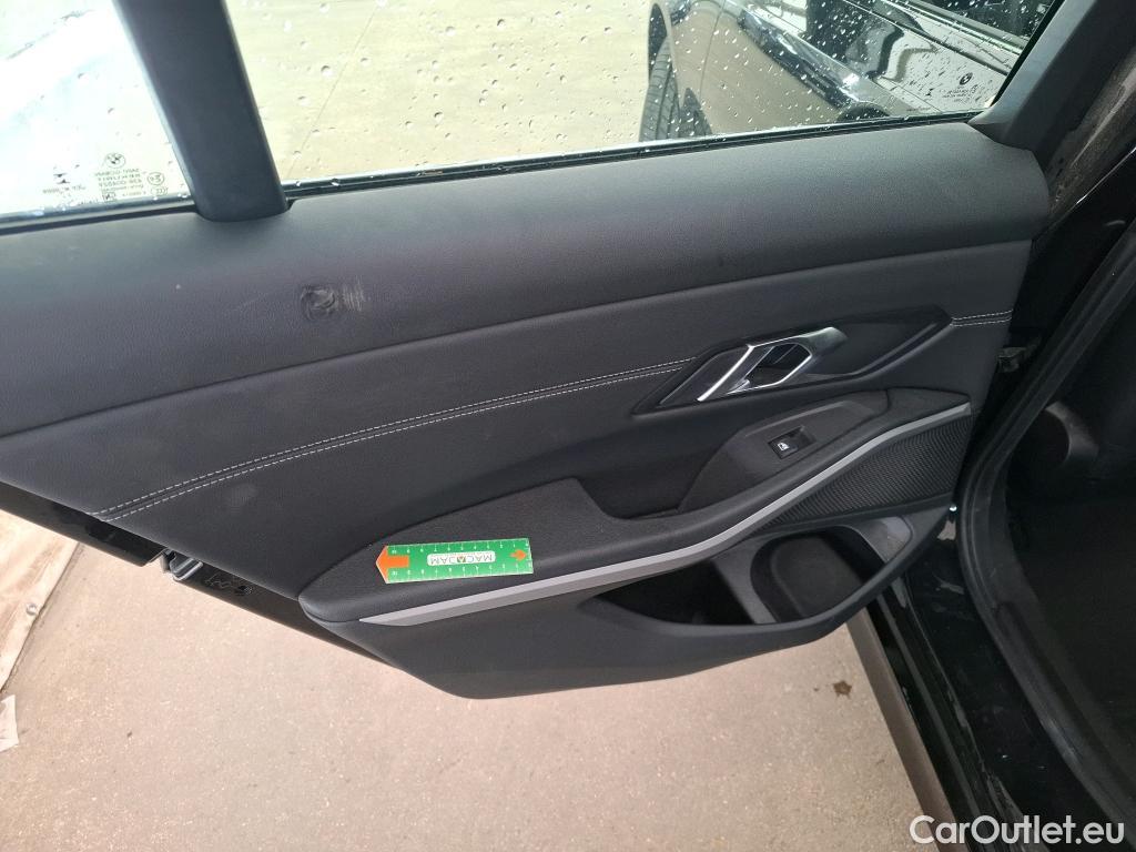  Bmw  Serie 3 BMW Série 3 Berline / 2022 / 4P / Berline 320d xDrive 190ch Business Design BVA8 #13