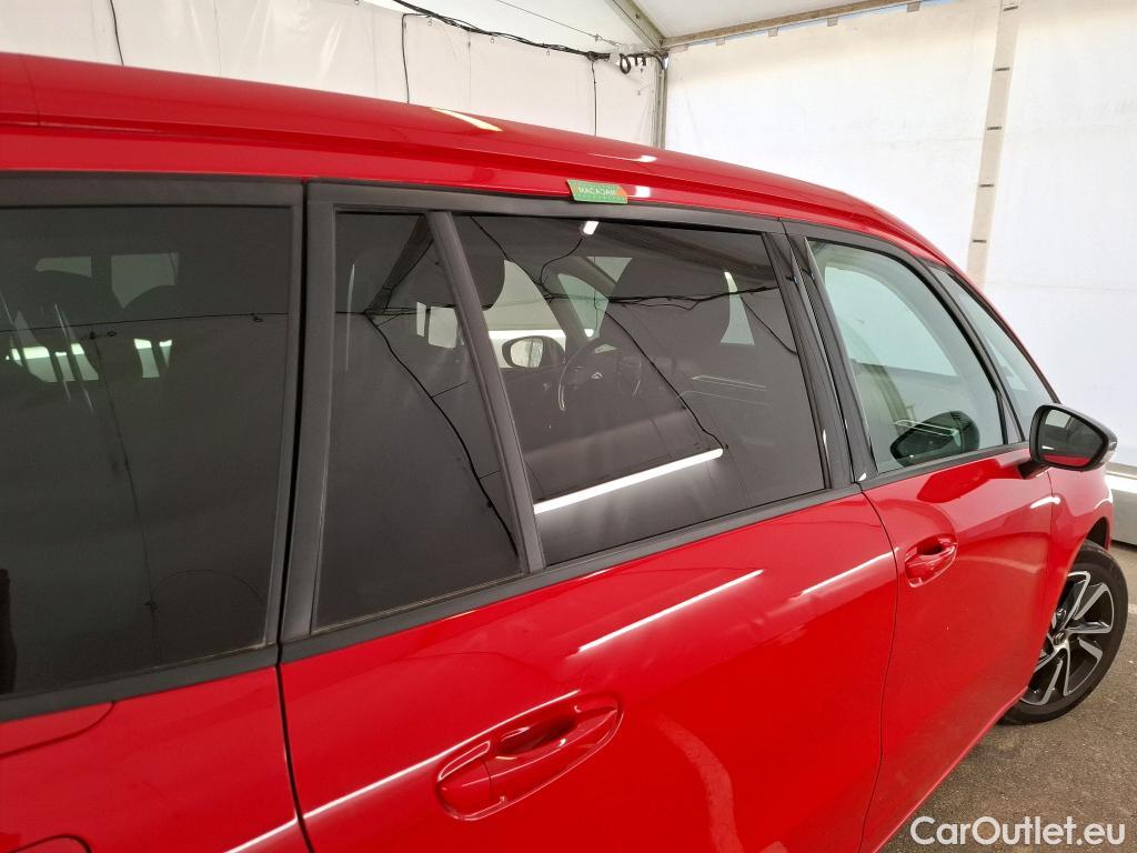  Citroen  C4 Grand Picasso /Spacetourer Shine 1.5 BlueHDi 130CV BVA8 E6d//Repeint en Rouge / Teinte SIV Blanc Banquise./ WHITE CAR REPAINT IN RED #124