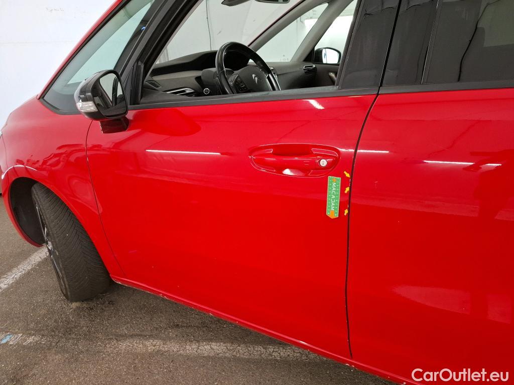  Citroen  C4 Grand Picasso /Spacetourer Shine 1.5 BlueHDi 130CV BVA8 E6d//Repeint en Rouge / Teinte SIV Blanc Banquise./ WHITE CAR REPAINT IN RED #118