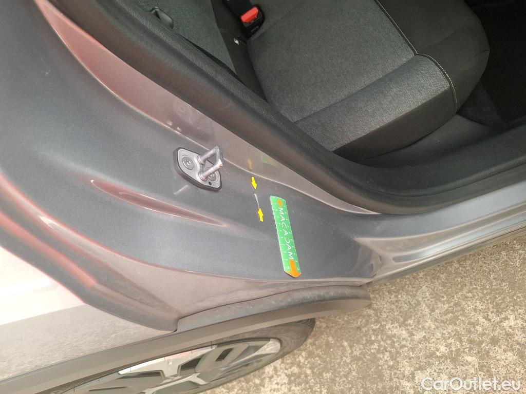  Citroen  C4  Berline Feel 1.5 BlueHDI 110CV BVM6 E6d #5