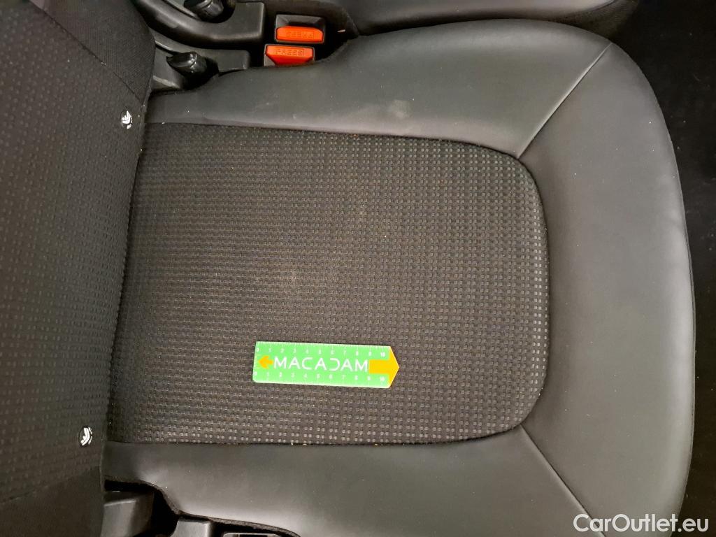  Citroen  C4 Grand Picasso /Spacetourer Shine 1.5 BlueHDi 130CV BVA8 E6d//Repeint en Rouge / Teinte SIV Blanc Banquise./ WHITE CAR REPAINT IN RED #101
