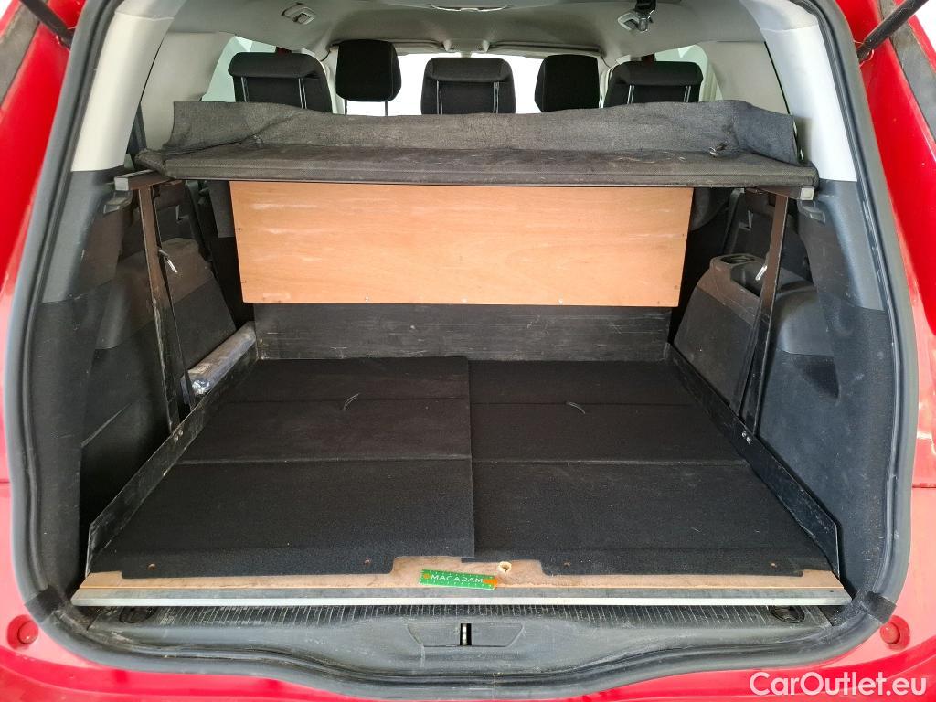  Citroen  C4 Grand Picasso /Spacetourer Shine 1.5 BlueHDi 130CV BVA8 E6d//Repeint en Rouge / Teinte SIV Blanc Banquise./ WHITE CAR REPAINT IN RED #117