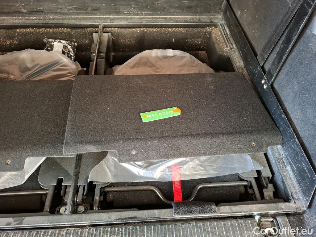  Citroen  C4 Grand Picasso /Spacetourer Shine 1.5 BlueHDi 130CV BVA8 E6d//Repeint en Rouge / Teinte SIV Blanc Banquise./ WHITE CAR REPAINT IN RED #114