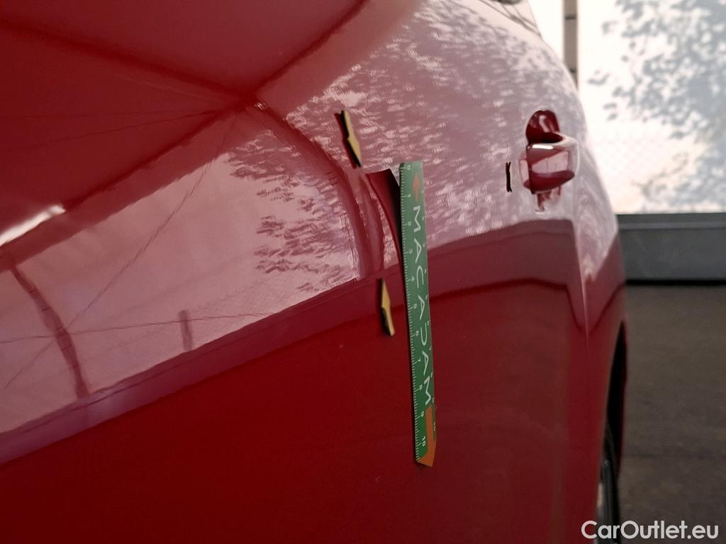  Citroen  C4 Grand Picasso /Spacetourer Shine 1.5 BlueHDi 130CV BVA8 E6d//Repeint en Rouge / Teinte SIV Blanc Banquise./ WHITE CAR REPAINT IN RED #83