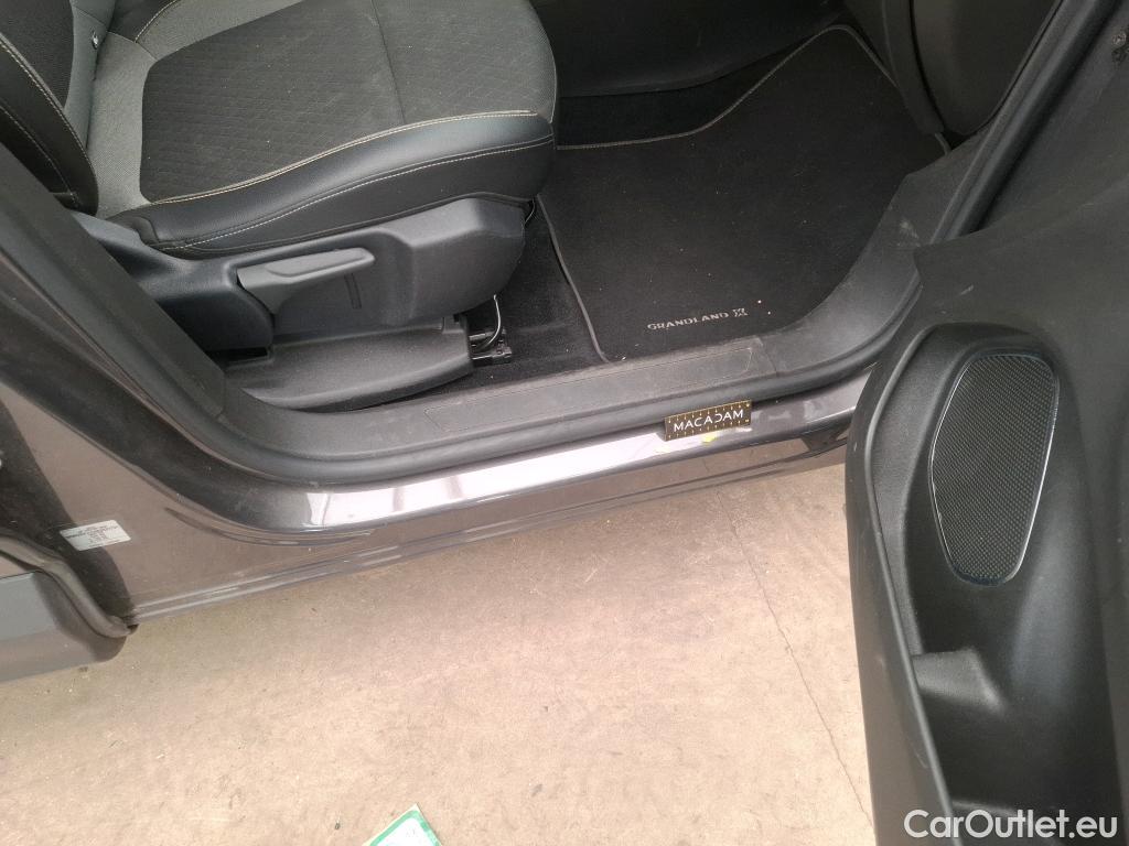  Opel   Grandland X Grandland X Elegance Business 1.5 130CV BVA8 E6d #19