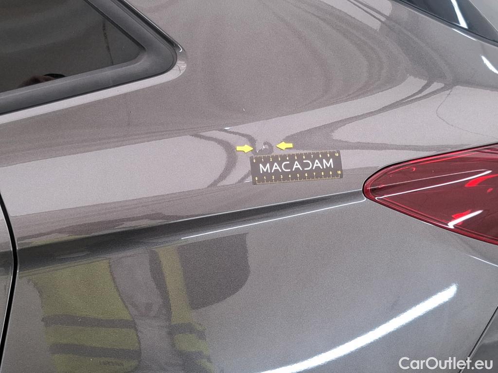  Opel   Grandland X Grandland X Elegance Business 1.5 130CV BVA8 E6d #24