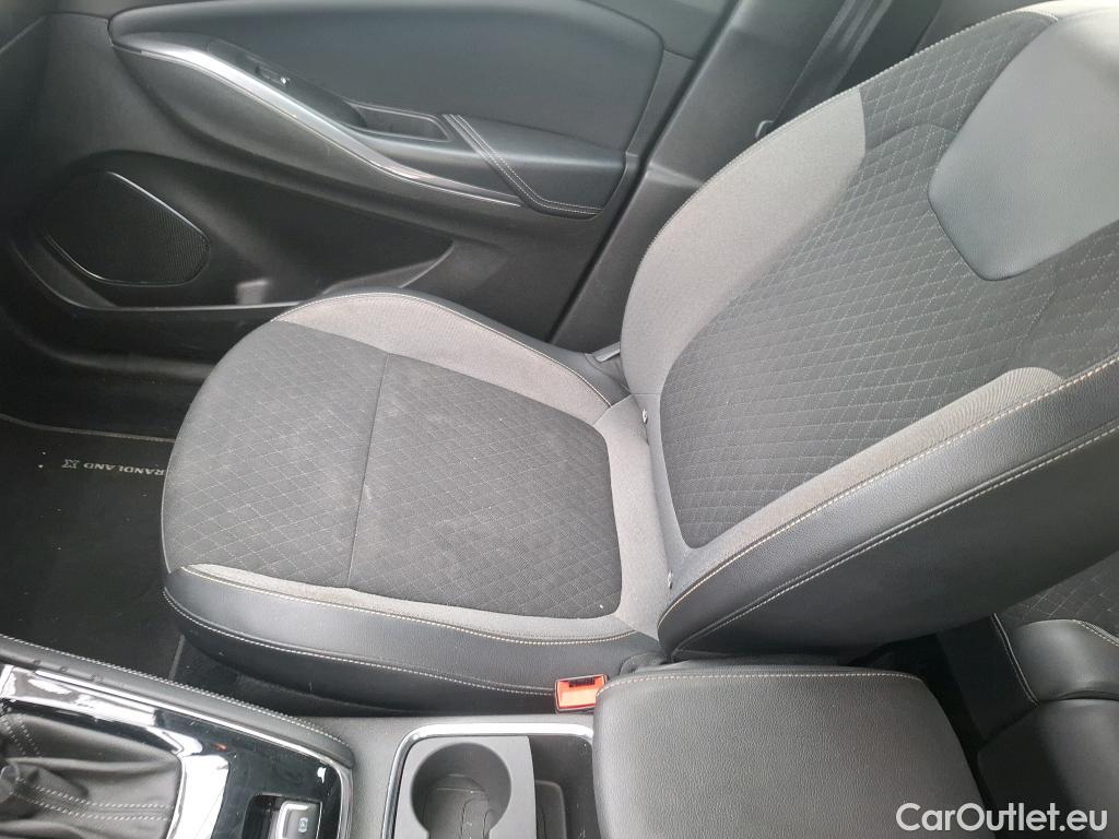  Opel   Grandland X Grandland X Elegance Business 1.5 130CV BVA8 E6d #40