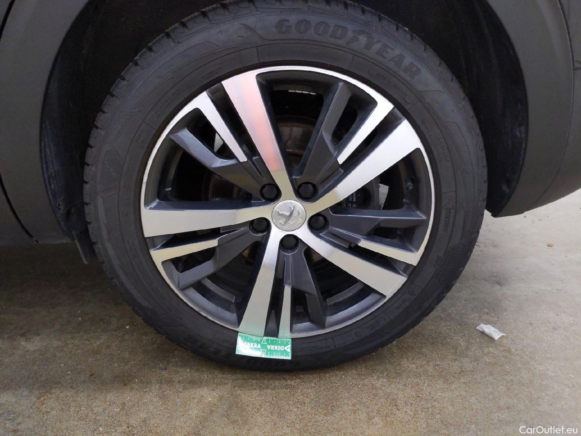  Peugeot  5008  Allure Pack 1.5 HDi 130CV BVA8 7 Sieges E6d #50
