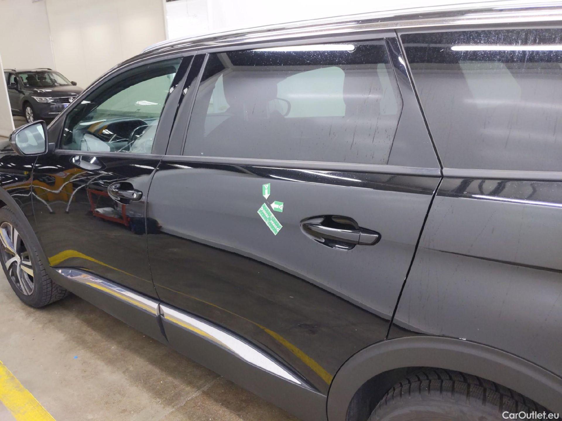 Peugeot  5008  Allure Pack 1.5 HDi 130CV BVA8 7 Sieges E6d #46