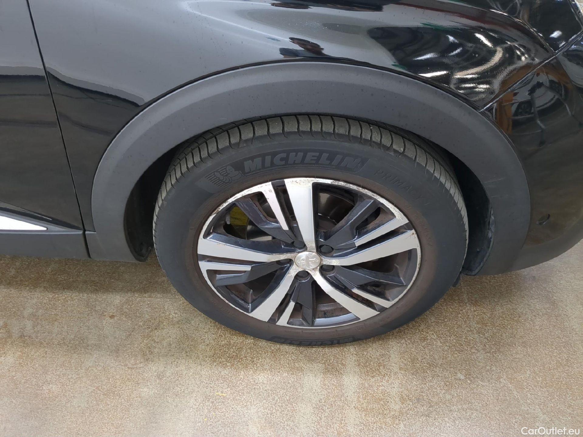  Peugeot  5008  Allure 1.2 PureTech 130CV BVM6 7 Sieges E6d #14