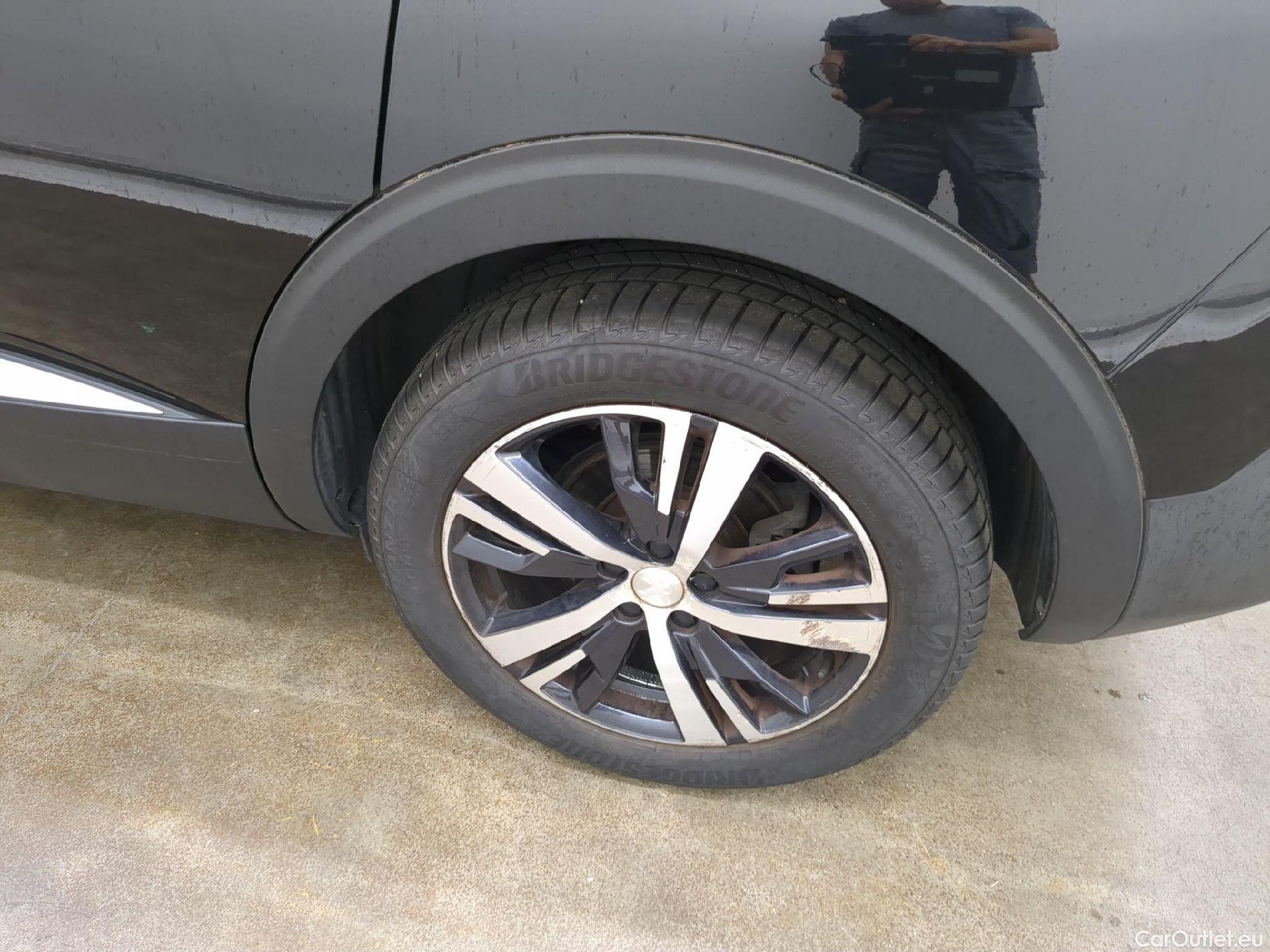  Peugeot  5008  Allure 1.2 PureTech 130CV BVM6 7 Sieges E6d #8