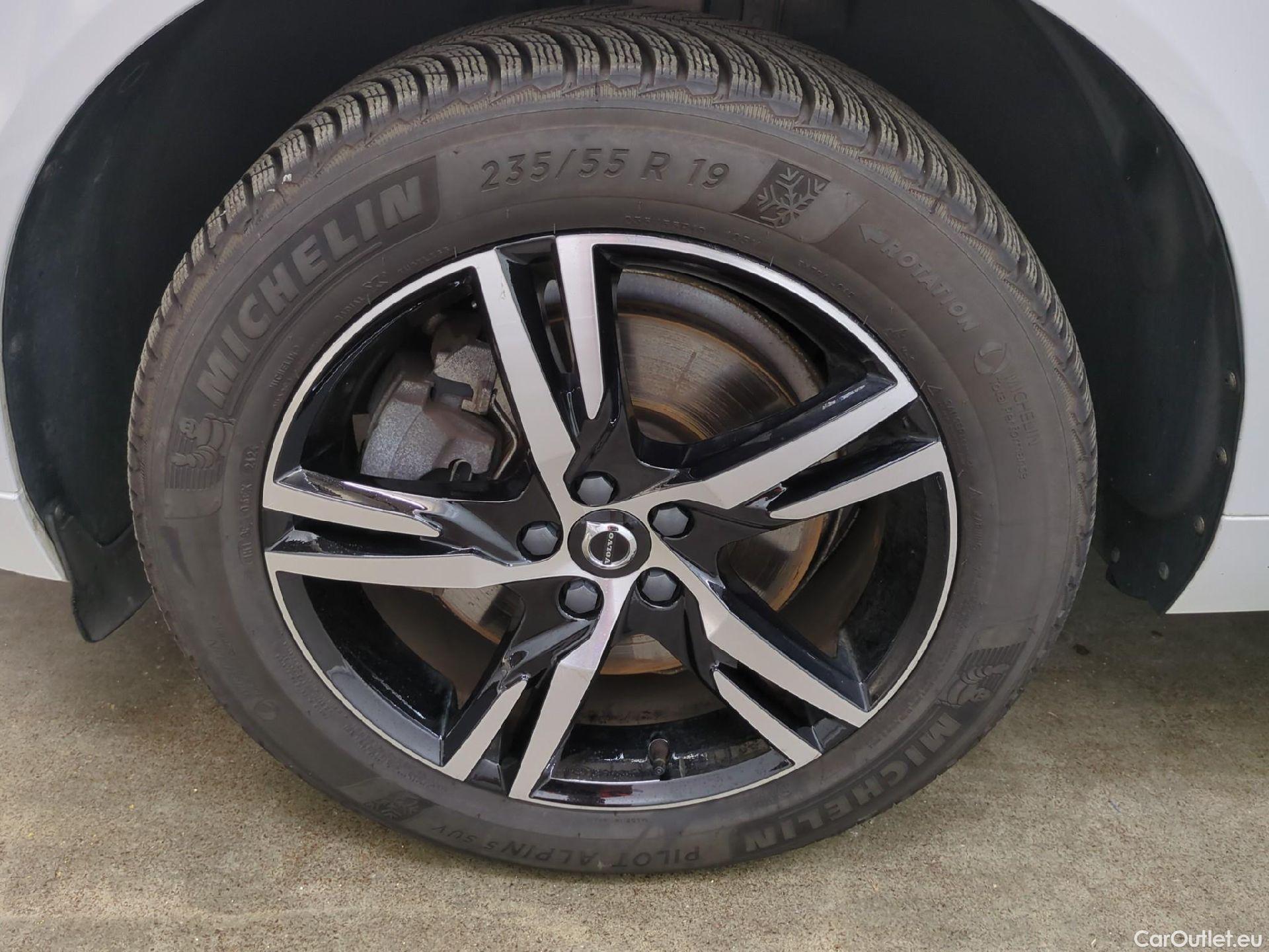  Volvo  XC60 VOLVO  / 2021 / 5P / SUV Recharge T8 455 Geartronic 8 R-Design #5