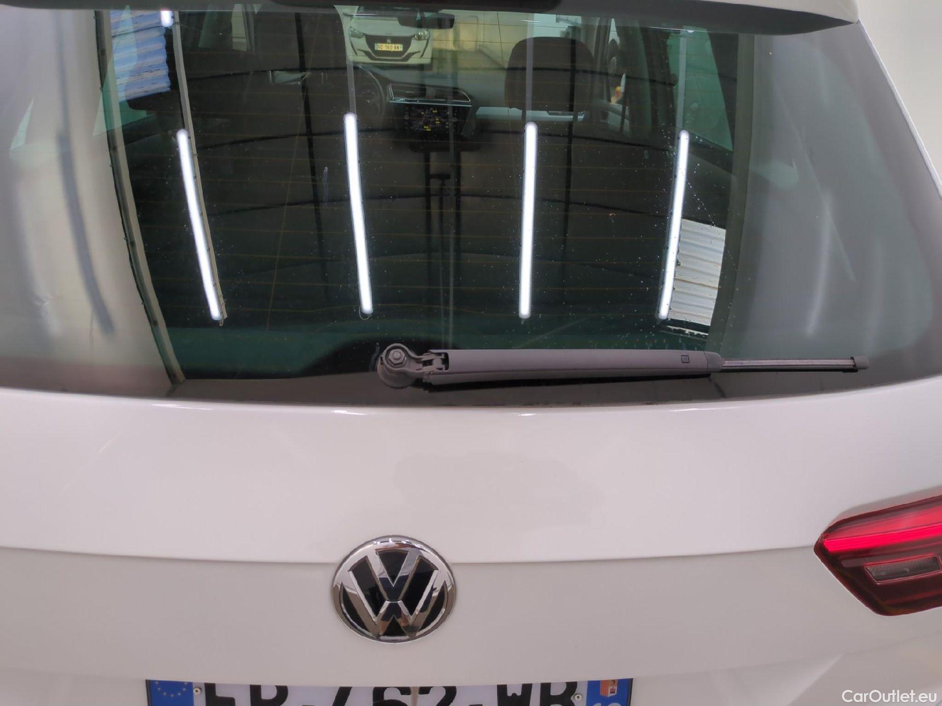  Volkswagen  Tiguan VOLKSWAGEN  / 2016 / 5P / SUV 2.0 TDI 150 BVM6 Confortline Business #4