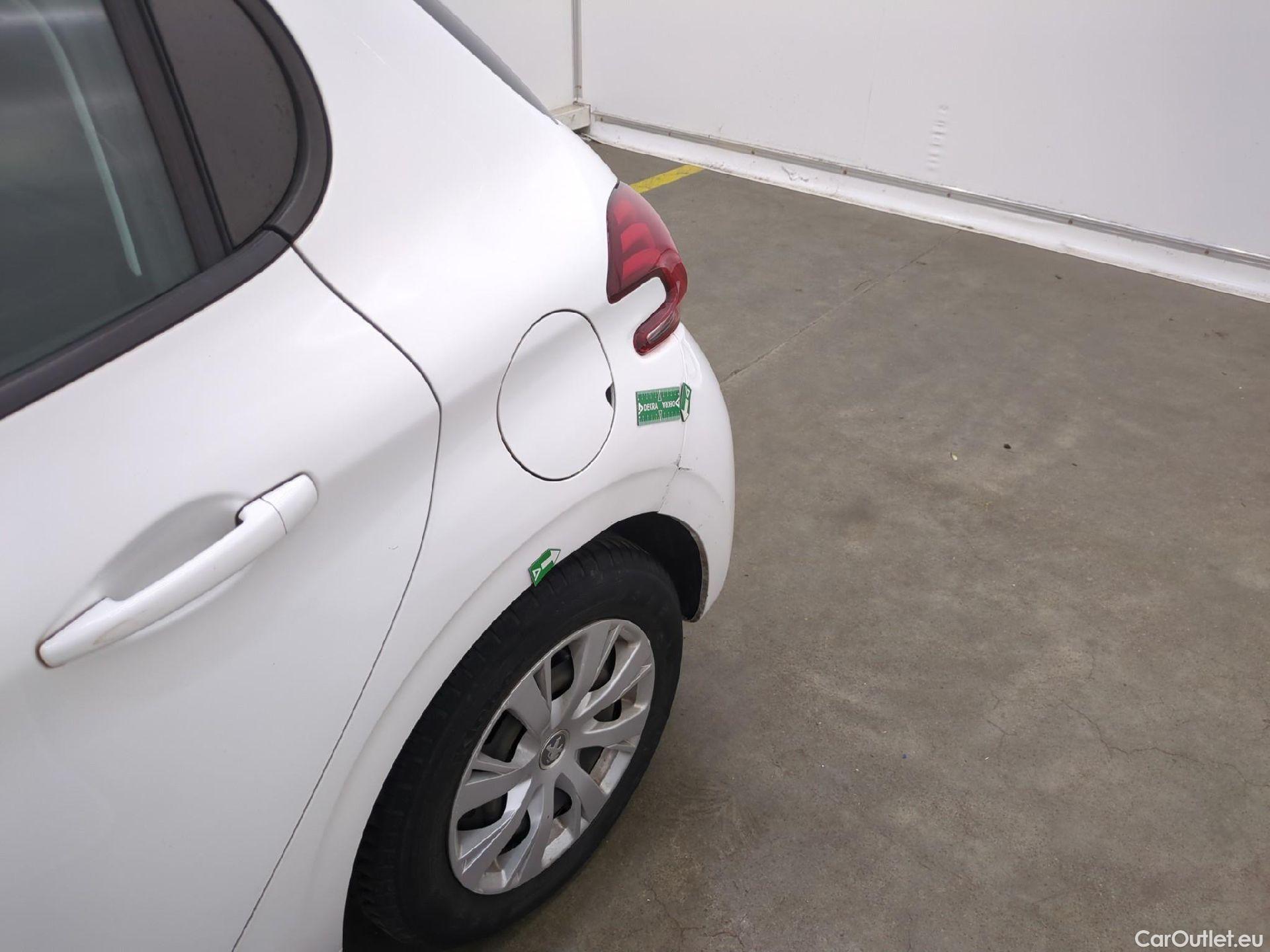  Peugeot  208  Affaire Premium Pack 1.6 HDi 75CV BVM5 E6 #52