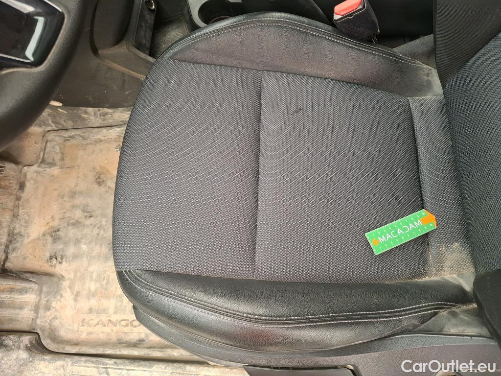  Renault  Kangoo RENAULT  / 2021 / 4P / Fourgonnette EXTRA - BLUE DCI 95 #31