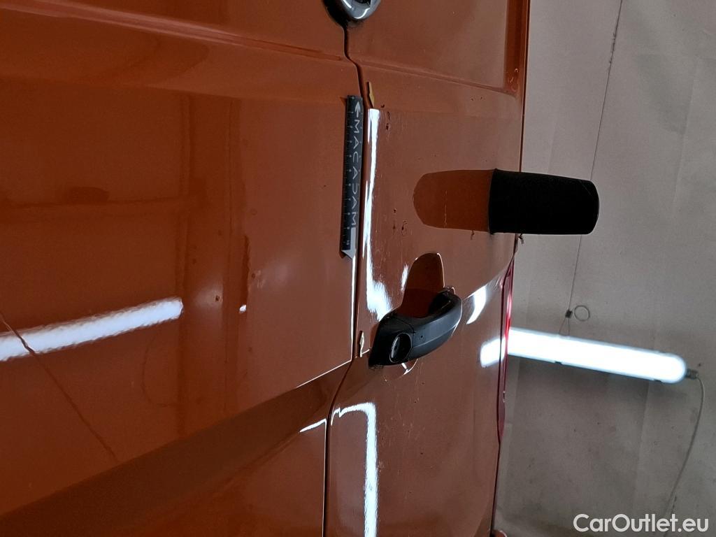  Volkswagen  Crafter  Fourgon Fourgon 35 mittlerer Radstand mit Hochdach FWD 2.0 #8