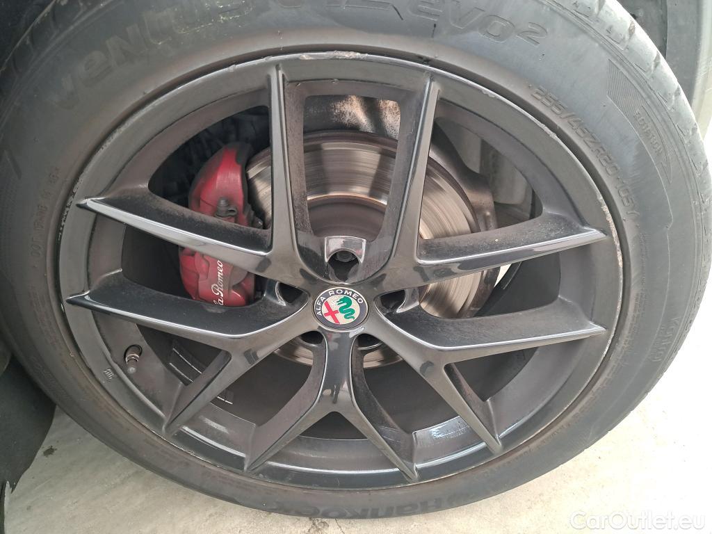  Alfa Romeo   STELVIO ALFA ROMEO / 2017 / 5P / SUV 2.2 Diesel 160ch AT8 Sprint #17
