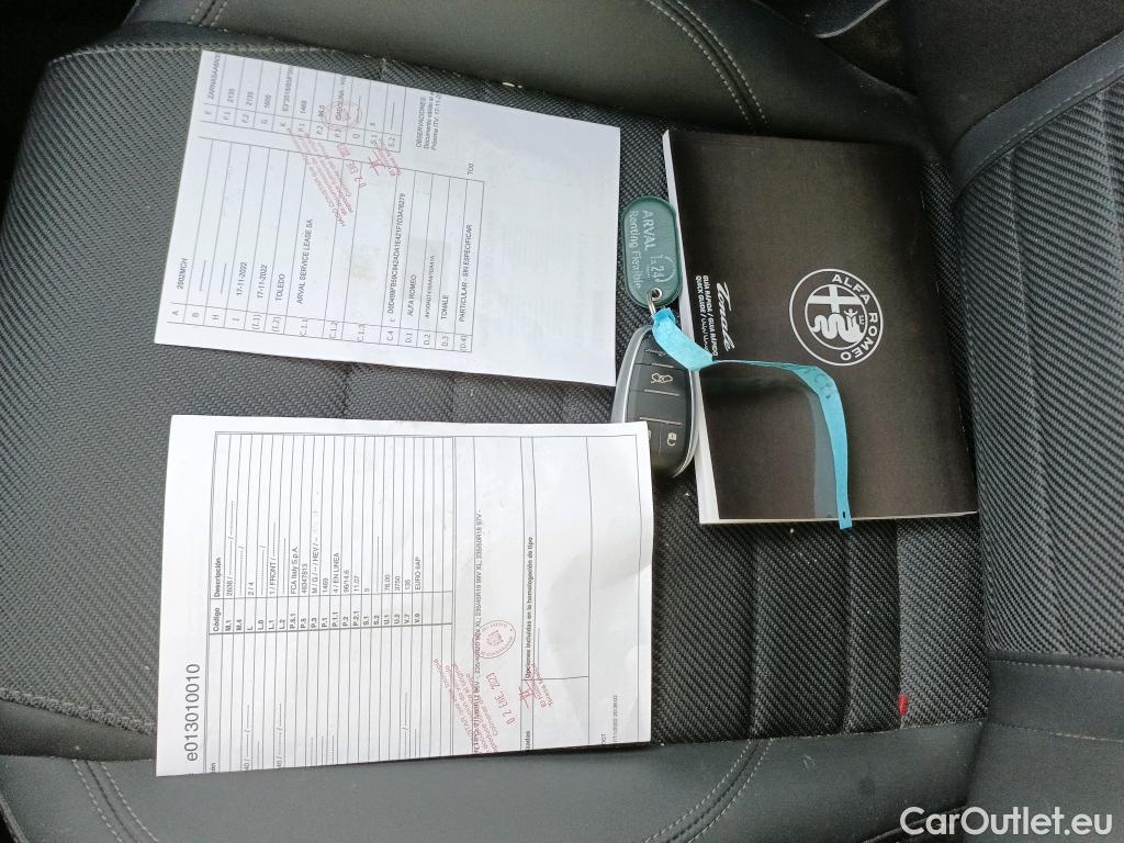  Alfa Romeo  TONALE Alfa Romeo  / 2022 / 5P / todoterreno 1.5 MHEV GASOLINA 130 CV SPRINT FWD #1