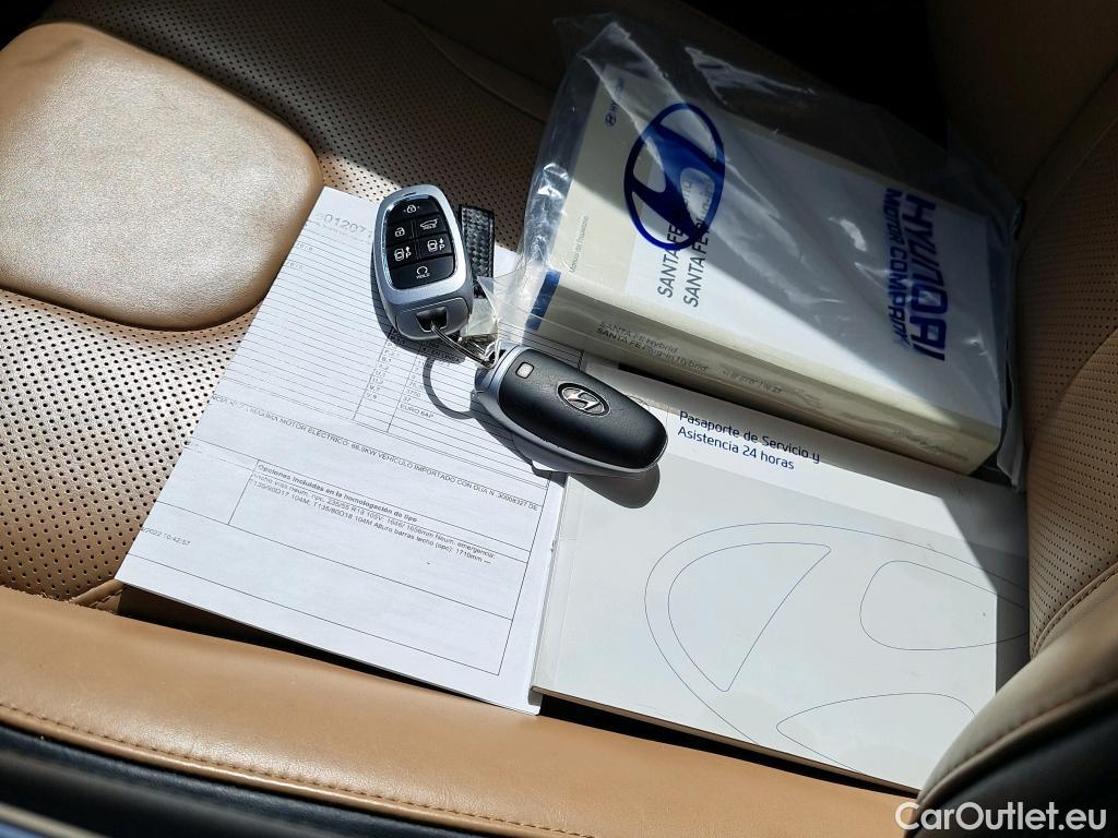  Hyundai  Santa Fe HYUNDAI  / 2021 / 5P / todoterreno 1.6 TGDi PHEV Style Auto 4x4 #16