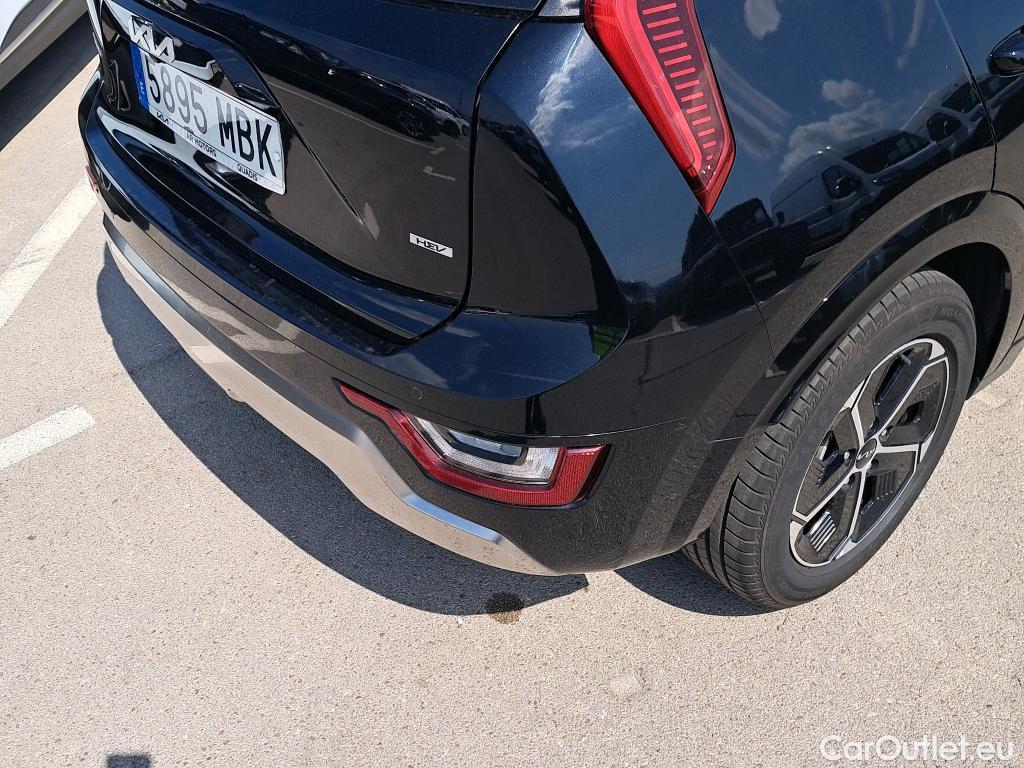  KIA  Niro KIA  / 2022 / 5P / crossover 1.6 GDi HEV 104kW (141CV) Drive #17