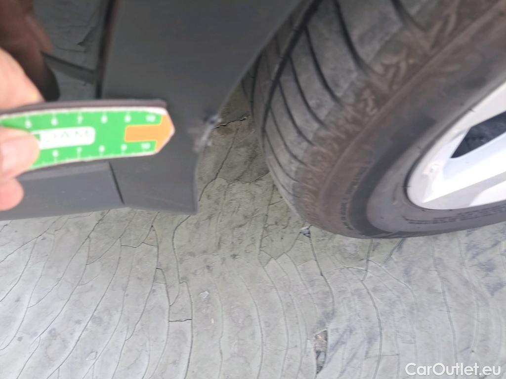  Nissan  Qashqai NISSAN  / 2017 / 5P / todoterreno DIG-T 103 kW (140 CV) E6D ACENTA #54