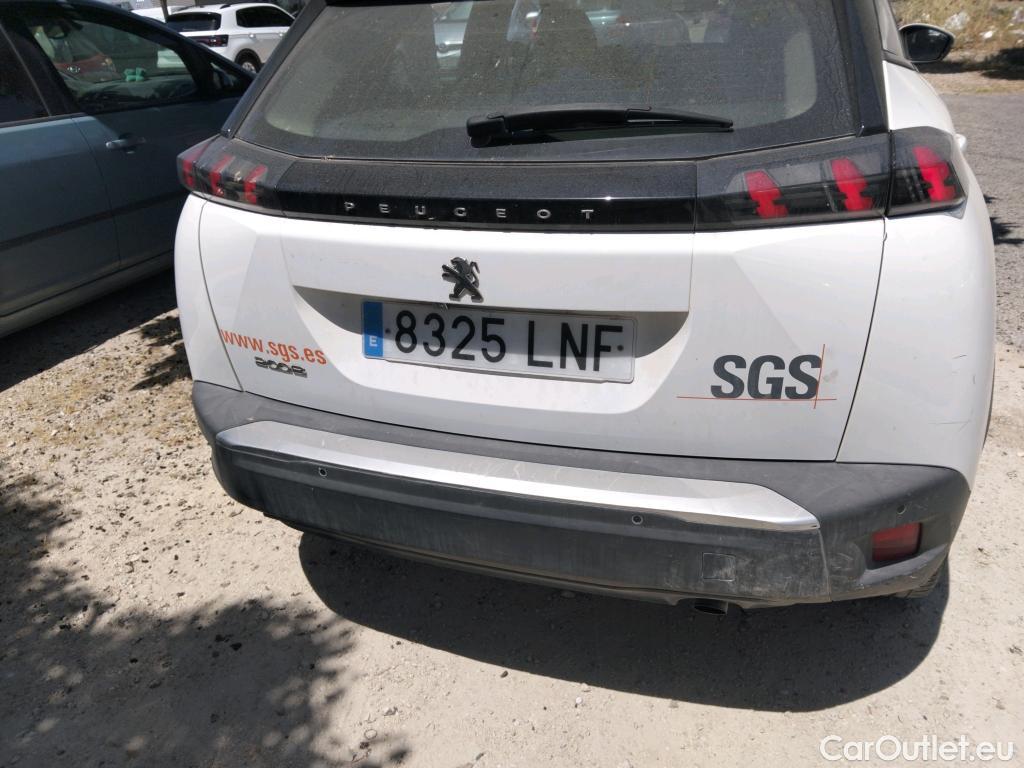  Peugeot  2008 PEUGEOT  / 2019 / 5P / todoterreno Allure BlueHDI 100 S&S BVM6 #11