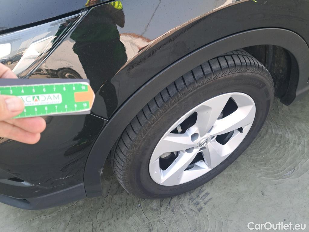  Nissan  Qashqai NISSAN  / 2017 / 5P / todoterreno DIG-T 103 kW (140 CV) E6D ACENTA #53