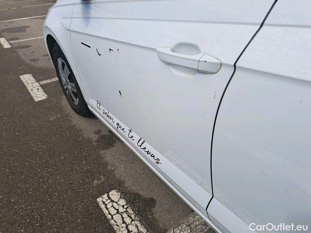  Volkswagen  Polo VOLKSWAGEN  / 2017 / 5P / berlina con portón Edition 1.0 59kW (80CV) #10