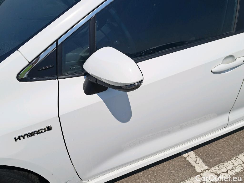  Toyota  Corolla TOYOTA  / 2019 / 4P / sedán 1.8 125H BUSINESS PLUS E-CVT SEDAN #19