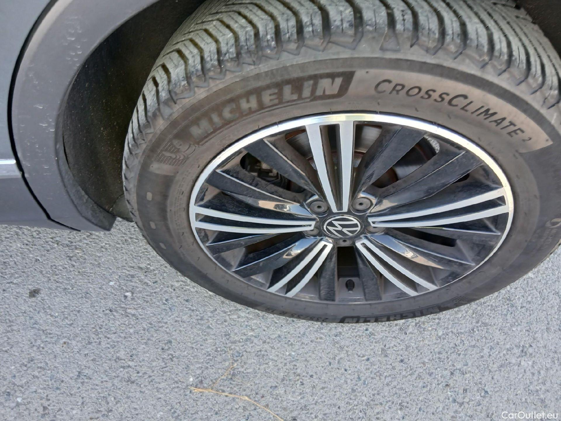  Volkswagen  Tiguan VOLKSWAGEN  / 2020 / 5P / todoterreno Life 2.0 TDI 110kW (150CV) DSG #13