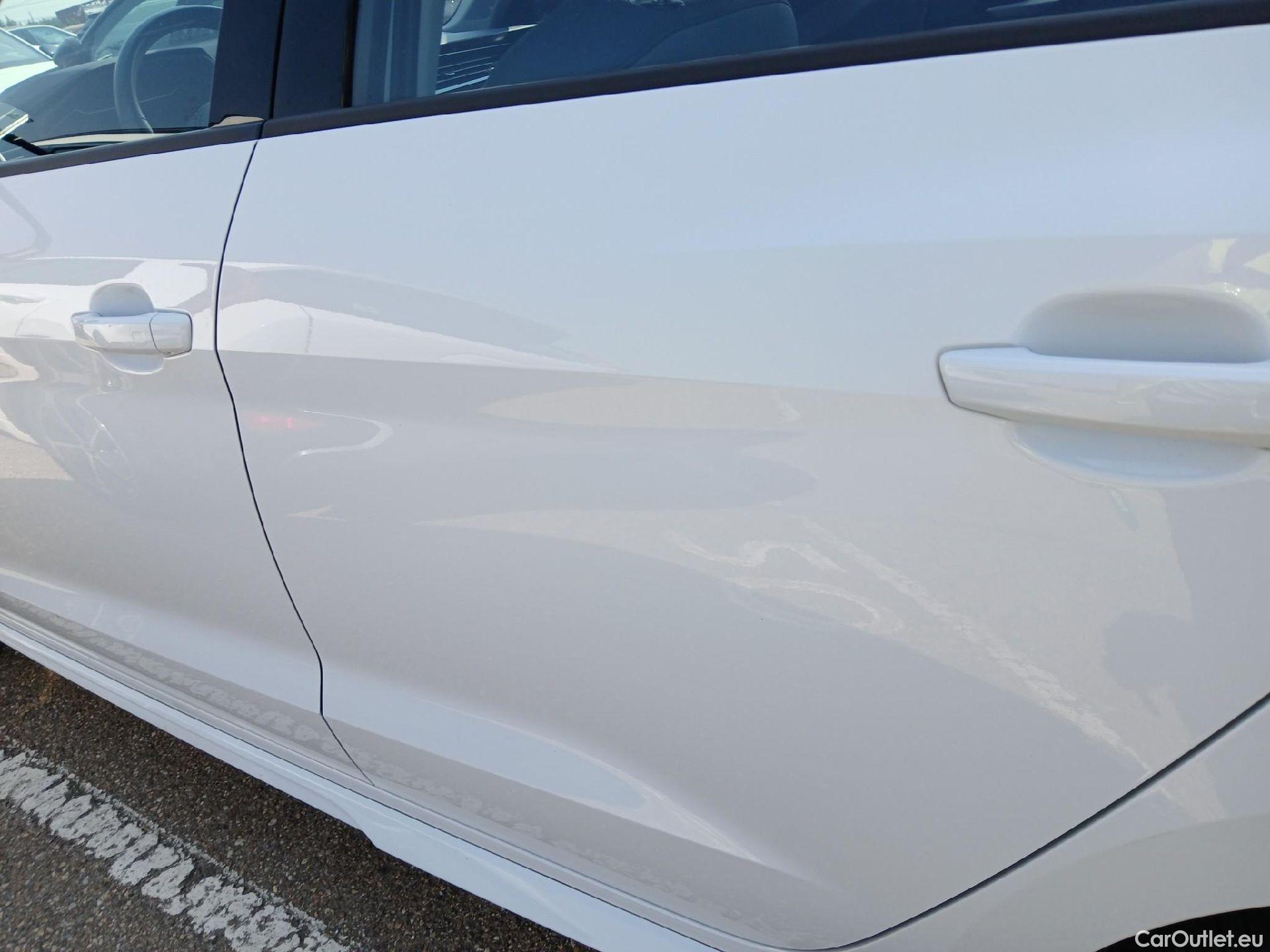  Audi  A1 Sportback AUDI A1 / 2018 / 5P / berlina con portón Sportback Adrenalin 25 TFSI 70kW (95CV)(SP)(SL) #16