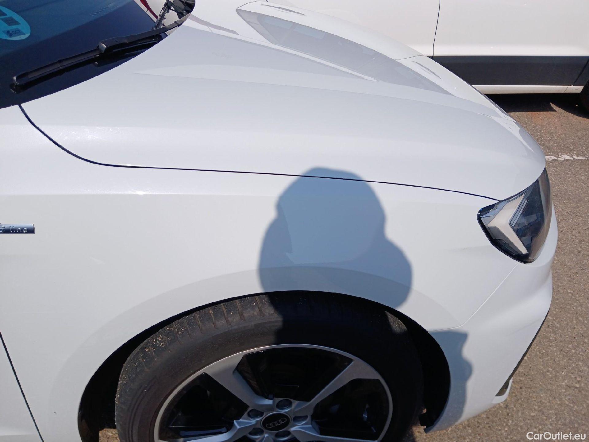  Audi  A1 Sportback AUDI A1 / 2018 / 5P / berlina con portón Sportback Adrenalin 25 TFSI 70kW (95CV)(SP)(SL) #32