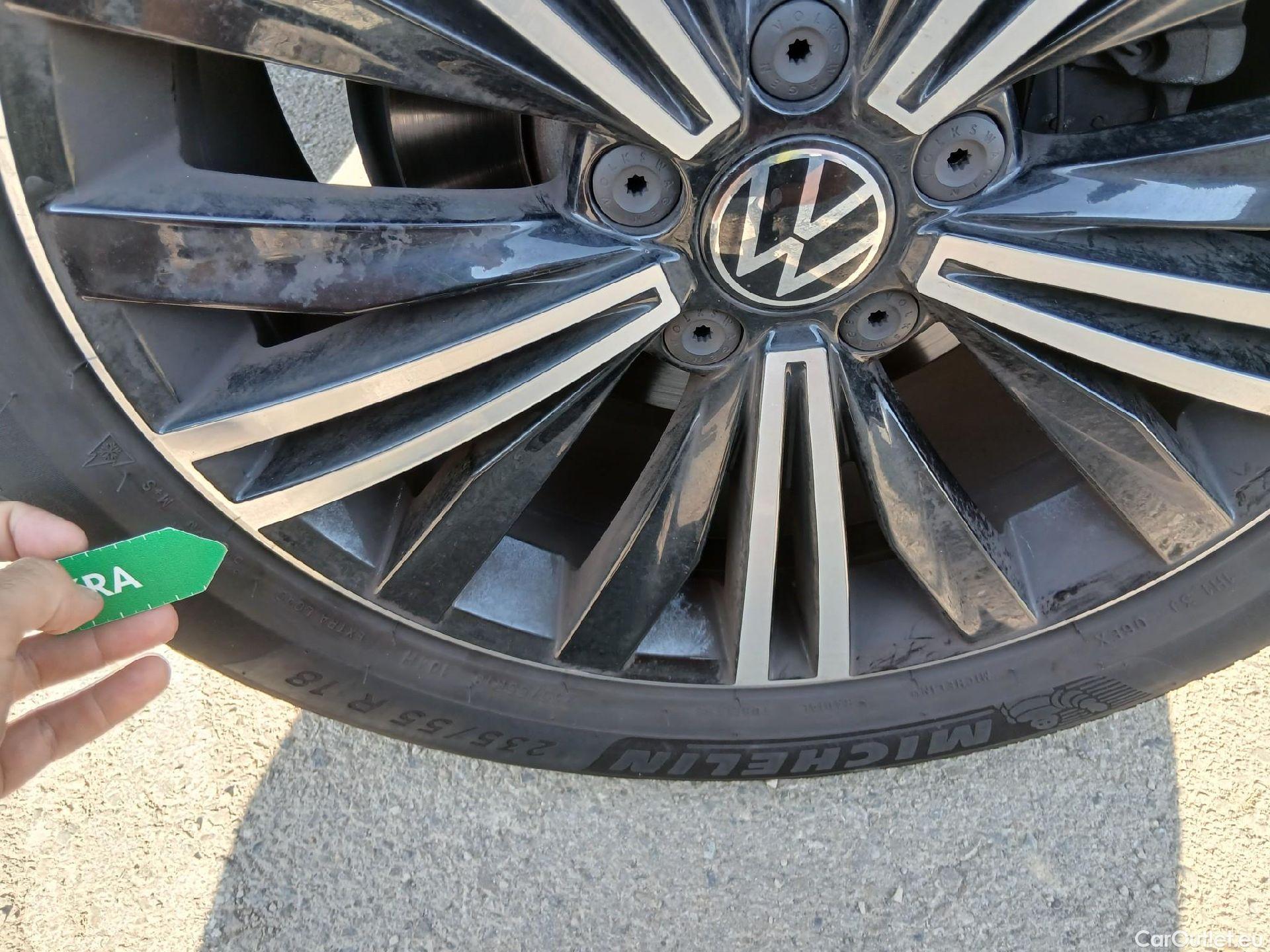  Volkswagen  Tiguan VOLKSWAGEN  / 2020 / 5P / todoterreno Life 2.0 TDI 110kW (150CV) DSG #21