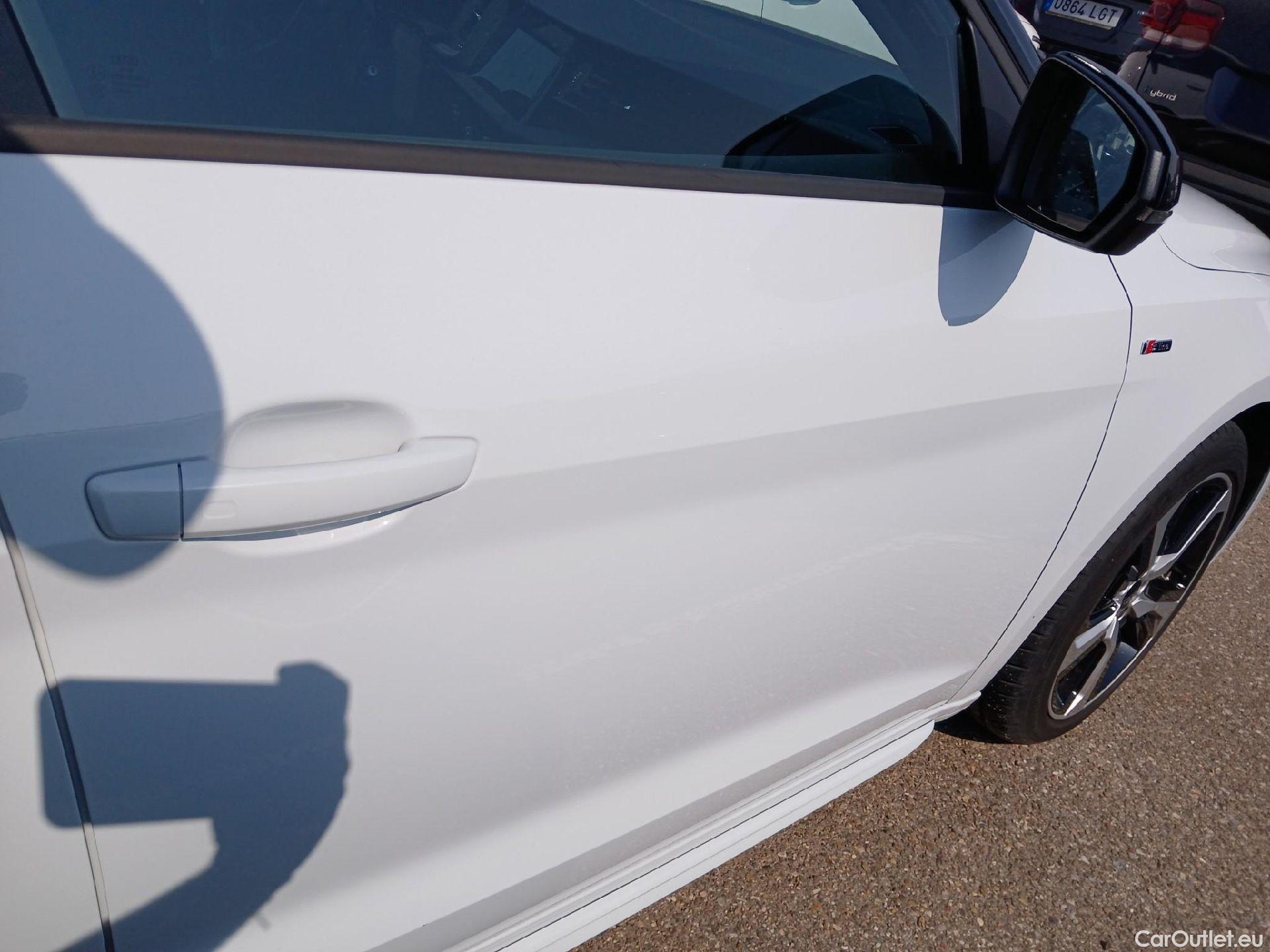  Audi  A1 Sportback AUDI A1 / 2018 / 5P / berlina con portón Sportback Adrenalin 25 TFSI 70kW (95CV)(SP)(SL) #30